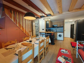 Duplex cosy 6 pers, 39m², 3 chambres, balcon, accès direct aux pistes, centre Val Thorens - FR-1-545-46